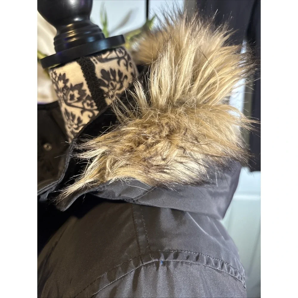 H&M Girls Parka Sz  11-12 Y With Removable Fur Trimmed Hat.‎ Fits Like Ladies S.